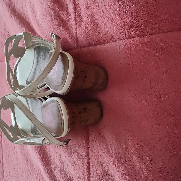 Sandals - Picture 2 of 3